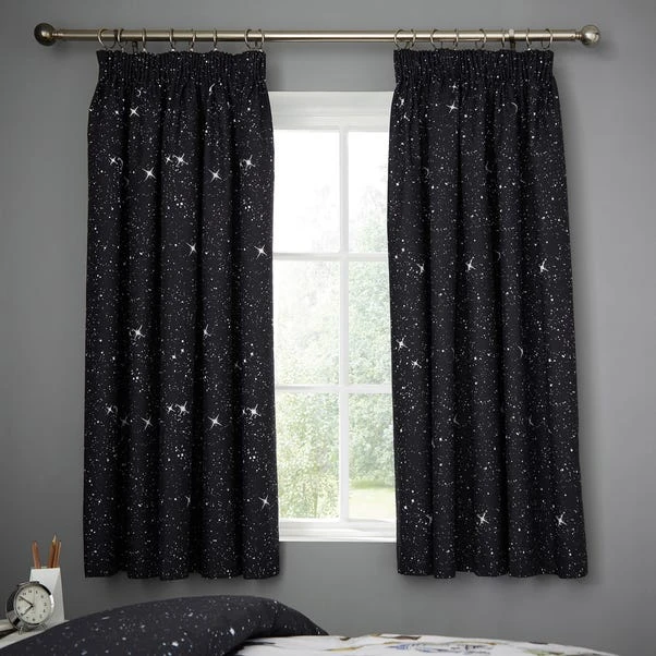 Star Wars Thermal Blackout Pencil Pleat Curtains 2 Star Wars Thermal Blackout Pencil Pleat Curtains - Image 2