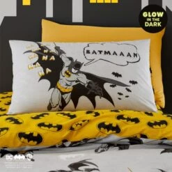 Batman Grey Reversible Glow In The Dark Duvet Cover And Pillowcase Set -IT Luggage Kids Sales Store 30691815 alt01