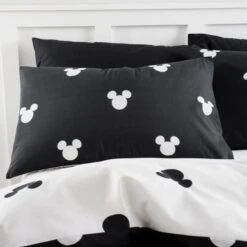 Disney Mickey Mouse Mono Duvet Cover And Pillowcase Set -IT Luggage Kids Sales Store 30768153 alt01