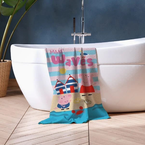 Peppa Pig Waves Cotton Beach Towel 3 Peppa Pig Waves Cotton Beach Towel - Image 3