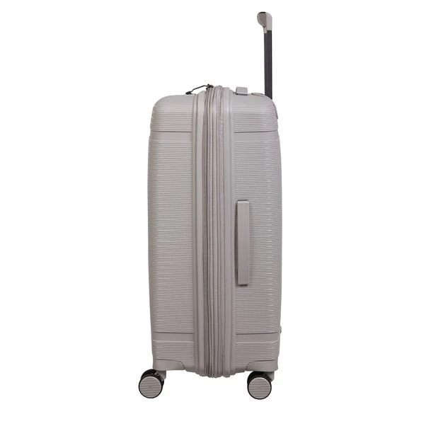 IT Luggage Unanimous Hard Shell Suitcase 5 IT Luggage Unanimous Hard Shell Suitcase - Image 5