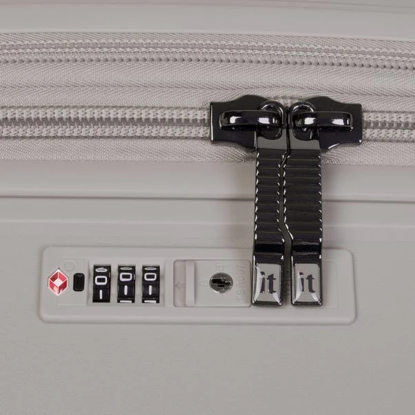 IT Luggage Unanimous Hard Shell Suitcase 7 IT Luggage Unanimous Hard Shell Suitcase - Image 7