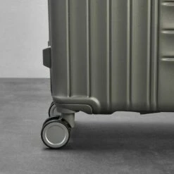 Rock Luggage Aspen Hard Shell Suitcase -IT Luggage Kids Sales Store 30987772 alt02